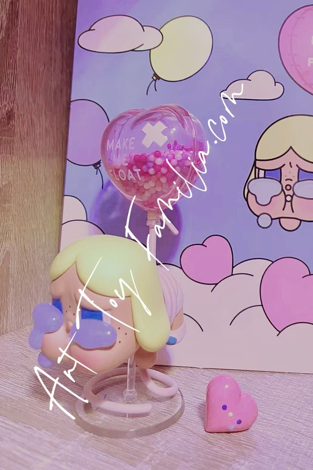 crybaby-make-me-float-figurinePOP Mart Crybaby