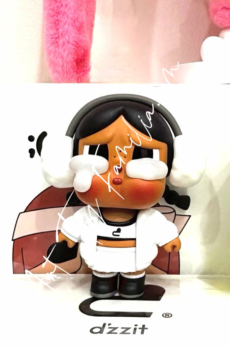 crybaby-dzzit-snowball-figurine-POP Mart Crybaby