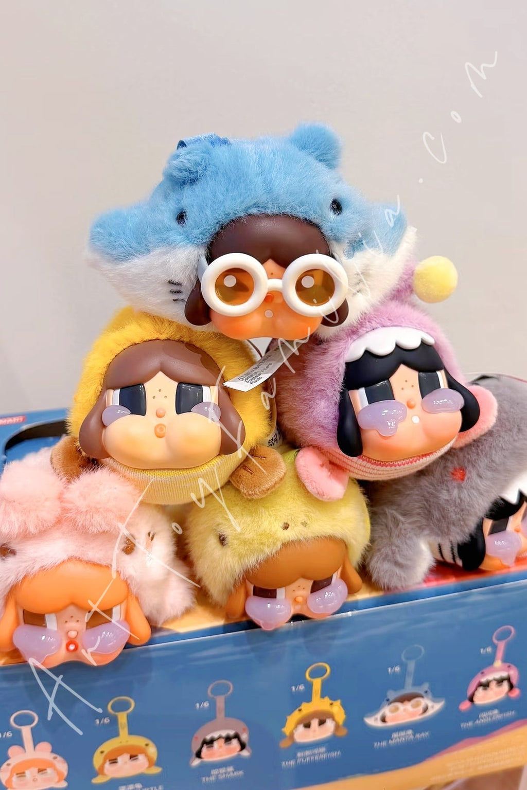 crybaby-cry-me-an-ocean-series-vinyl-plush-pendantPOP Mart Crybaby
