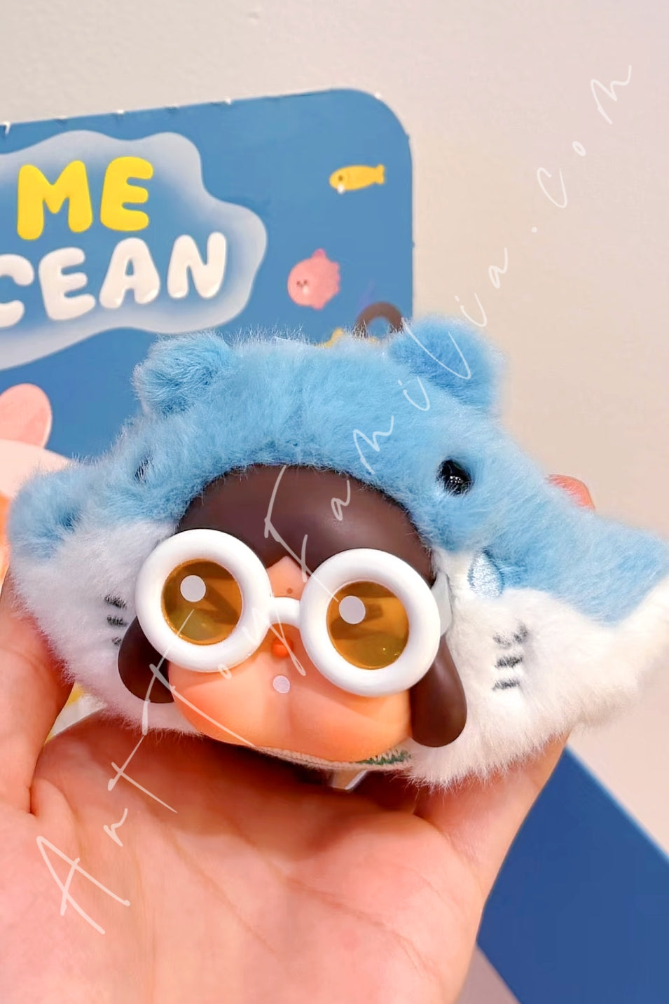 crybaby-cry-me-an-ocean-series-vinyl-plush-pendantPOP Mart Crybaby