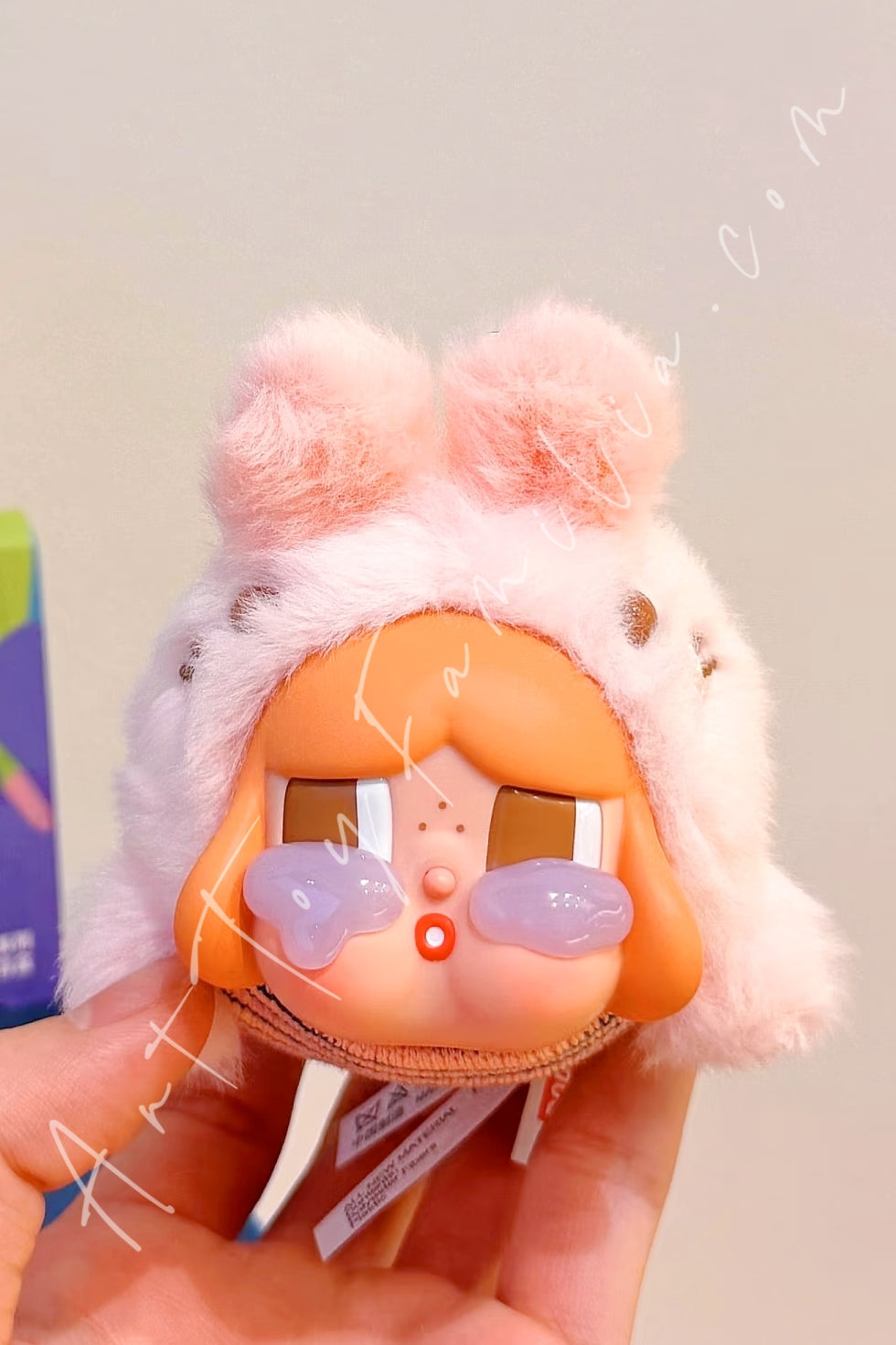 crybaby-cry-me-an-ocean-series-vinyl-plush-pendantPOP Mart Crybaby
