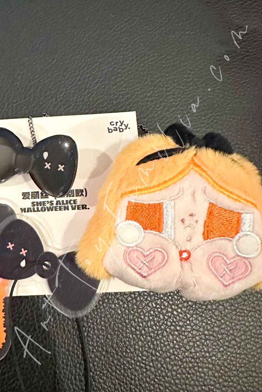 crybaby-crying-again-series-plush-badge-POP Mart Crybaby
