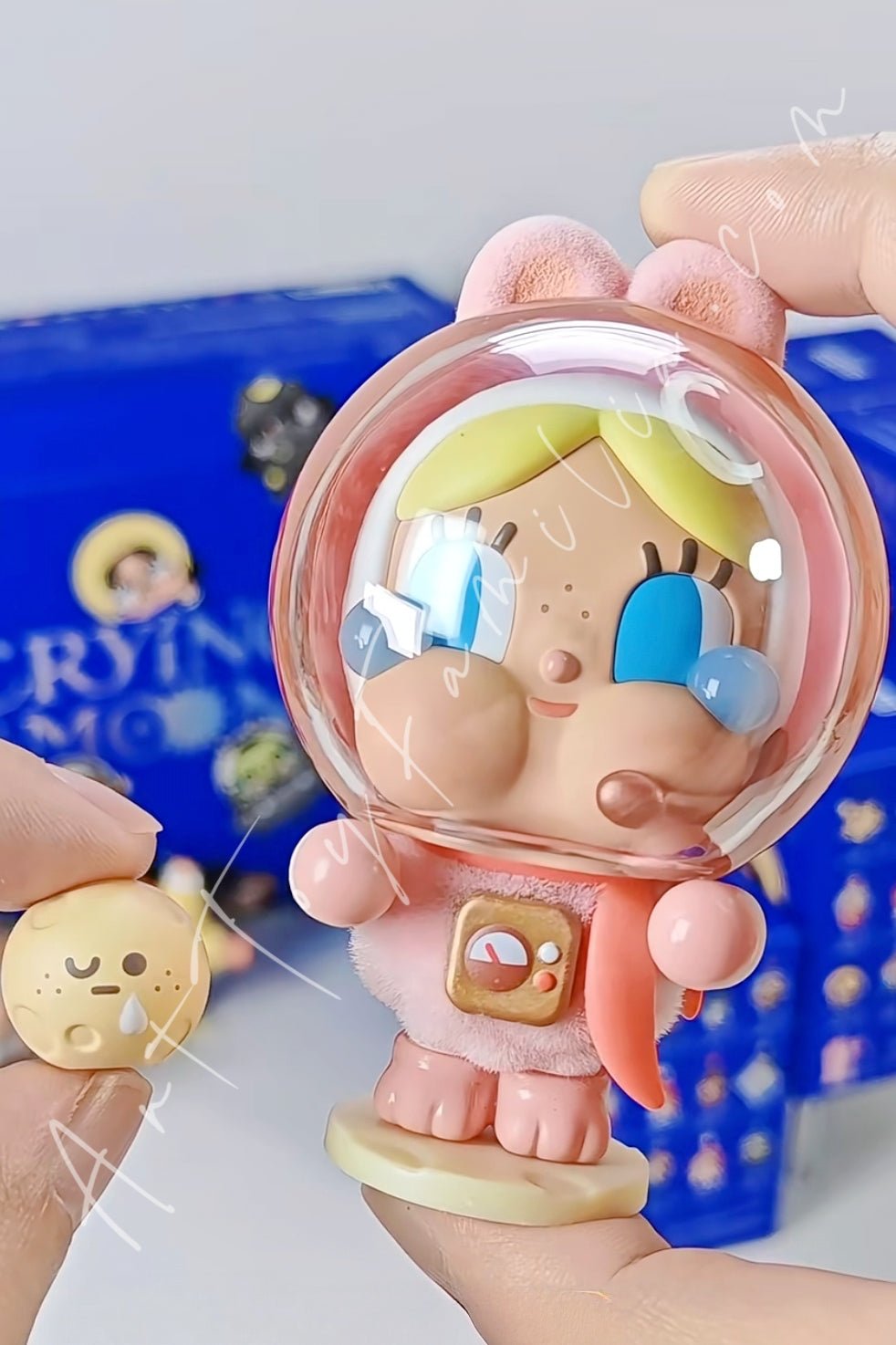 crybaby-crying-to-the-moon-series-POP Mart Crybaby