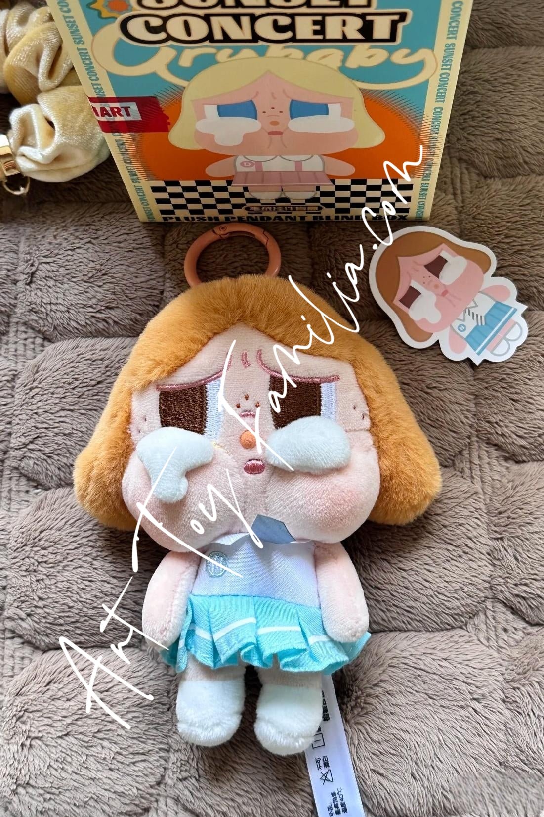 crybaby-sunset-concert-series-plush-pendant-POP Mart Crybaby
